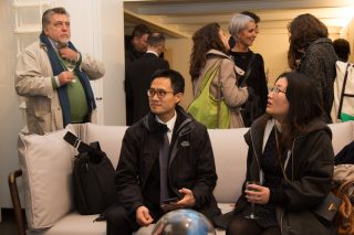Yu Huang e collega funzionari IntesaSanpaolo